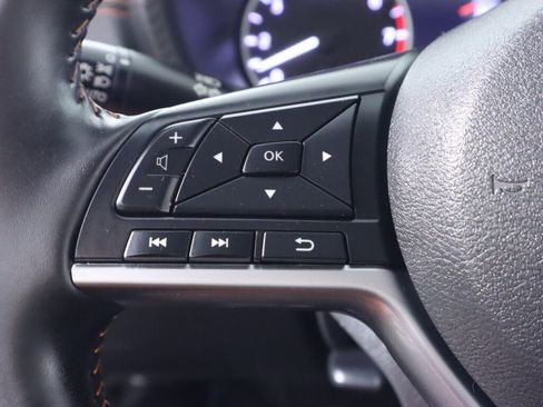 Used 2025 Nissan Sentra SR FWD image 13