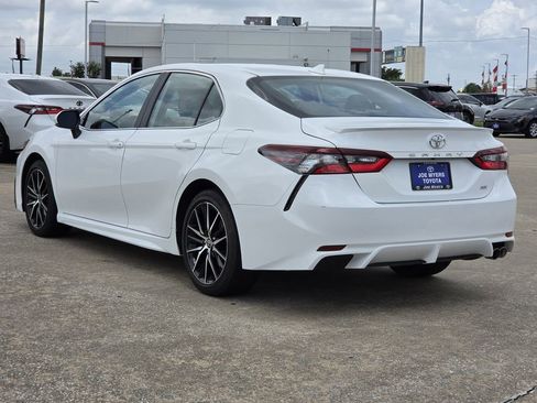 Used 2024 Toyota Camry SE FWD image 7