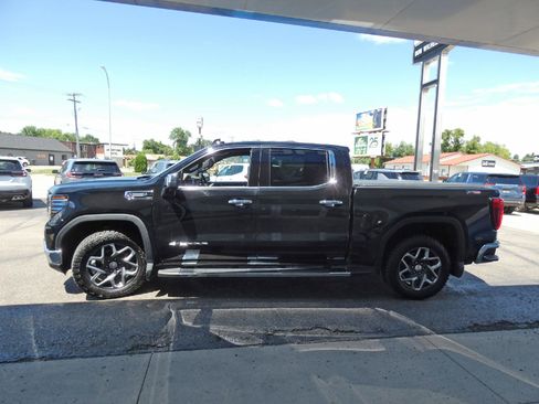 Certified 2023 GMC Sierra 1500 SLT w/ SLT Premium Package AWD/4WD image 10