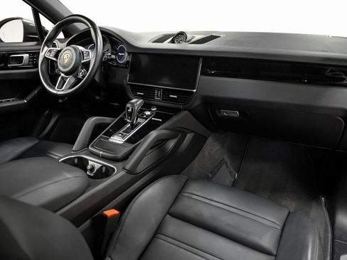 Used 2021 Porsche Cayenne Coupe image 53