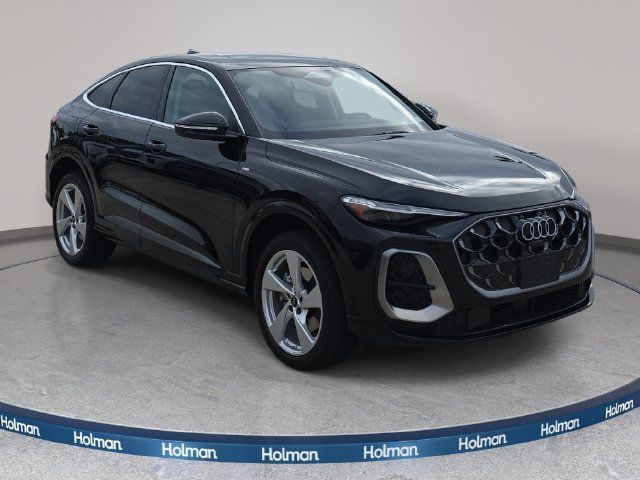 Used 2025 Audi Q5 Premium Plus w/ Premium Plus AWD/4WD image 4