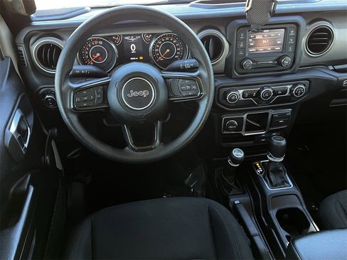 Used 2020 Jeep Gladiator Sport image 10