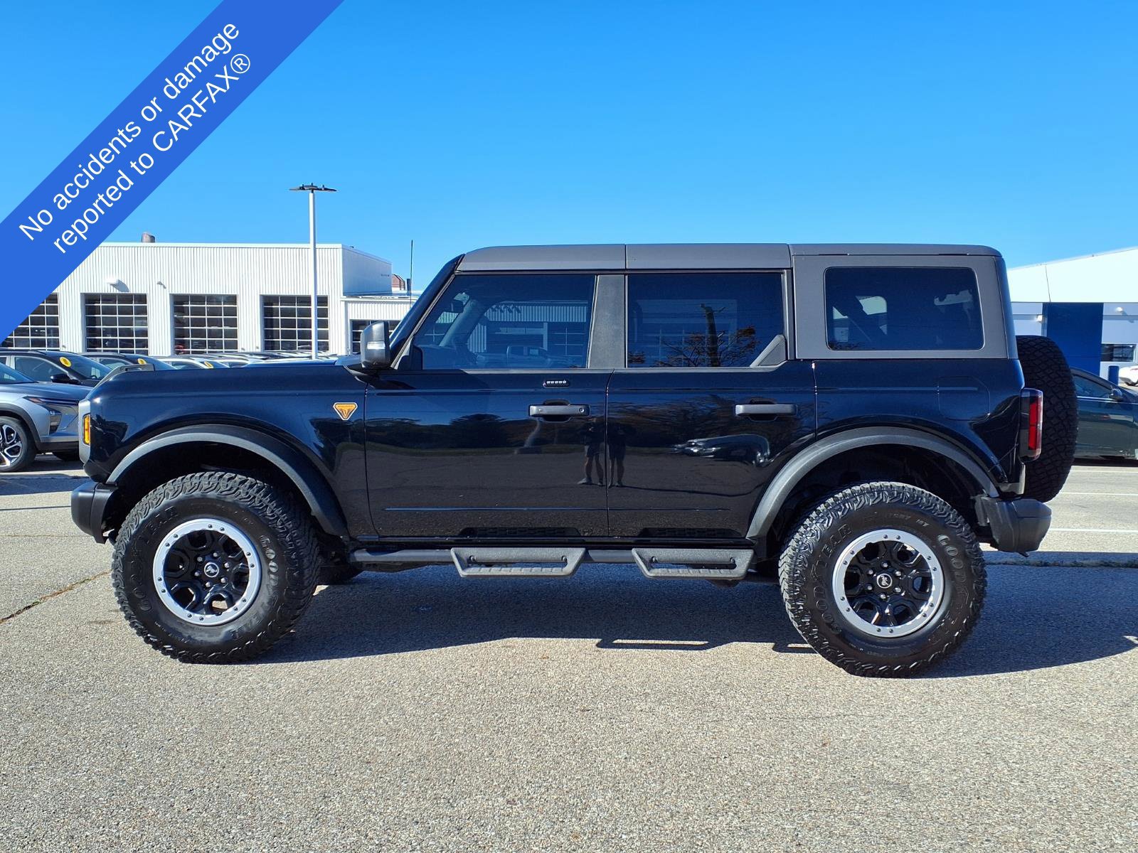 Used 2023 Ford Bronco Badlands w/ Sasquatch Package AWD/4WD image 9