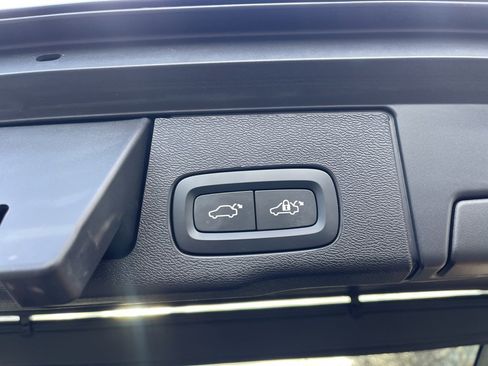 Used 2023 Volvo XC60 B5 Core image 27