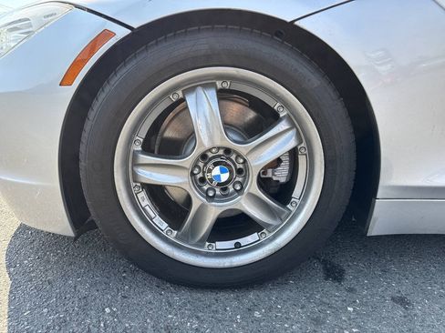 Used 2009 BMW Z4 sDrive35i RWD image 2