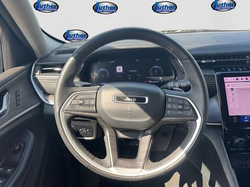 Used 2023 Jeep Grand Cherokee Limited AWD/4WD image 21