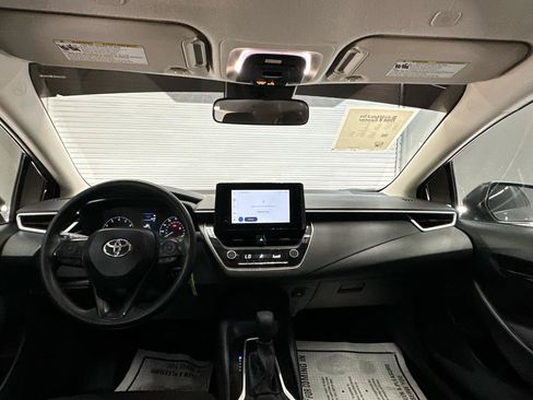 Used 2025 Toyota Corolla LE FWD image 10
