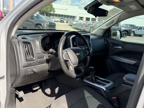Used 2020 Chevrolet Colorado LT w/ LT Convenience Package RWD image 16