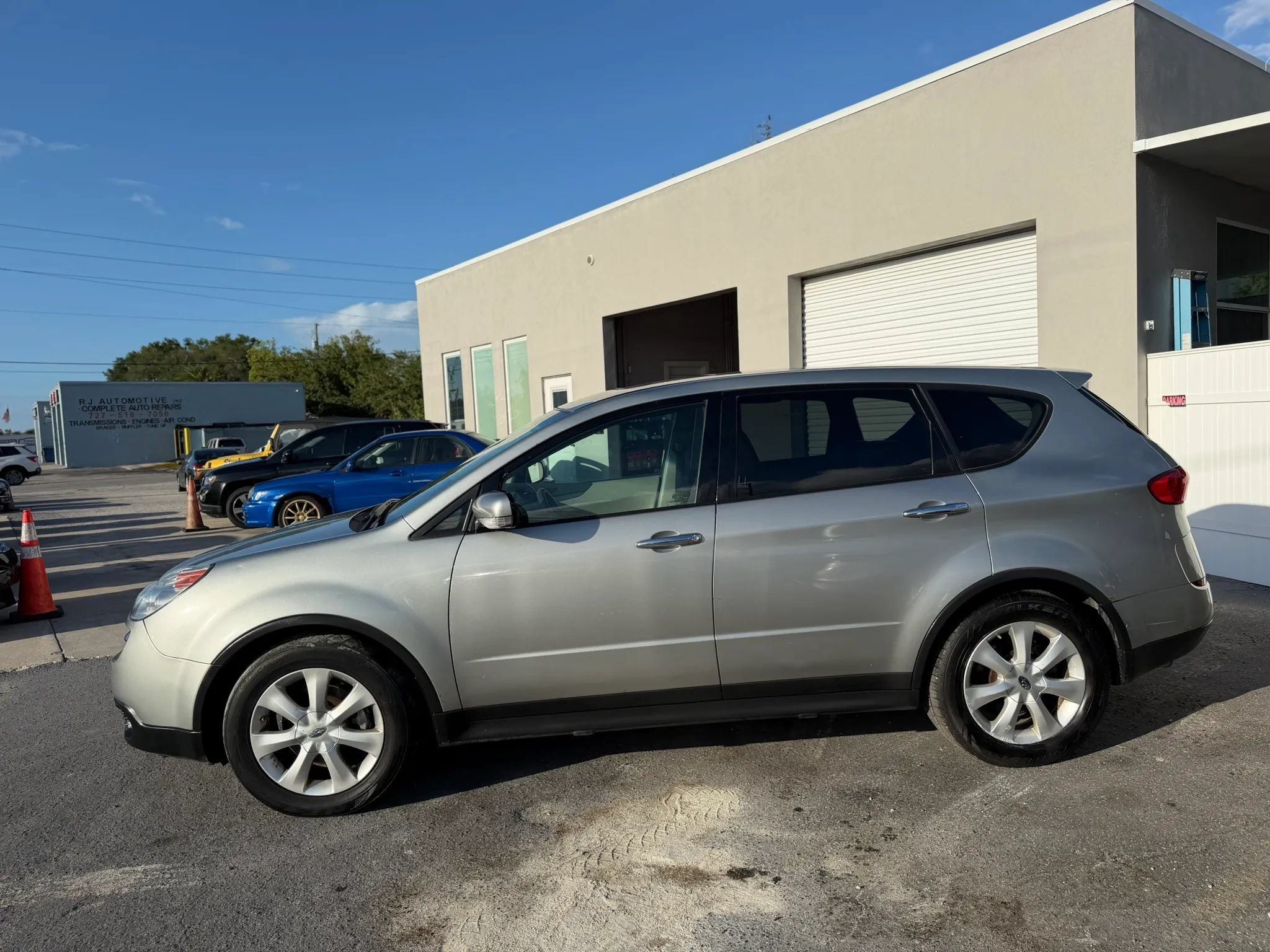 Used 2006 Subaru Tribeca w/ 3rd Row AWD/4WD image 2