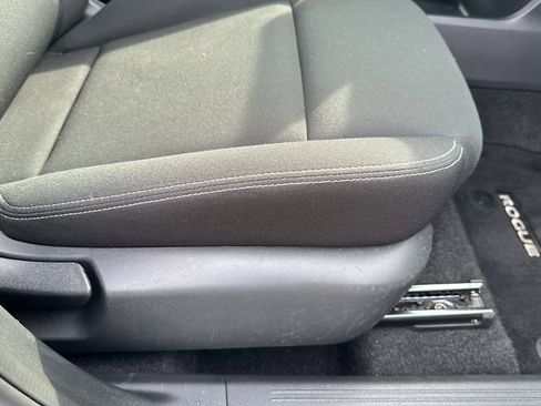 Used 2024 Nissan Rogue S image 25