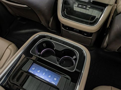 Used 2022 Lincoln Navigator L Reserve AWD/4WD image 36