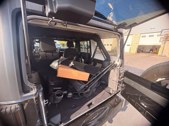 Used 2017 Jeep Wrangler Unlimited Sahara w/ Dual Top Group AWD/4WD image 19