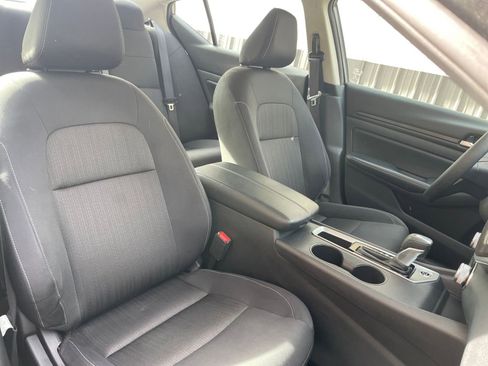 Used 2025 Nissan Altima 2.5 SV image 35