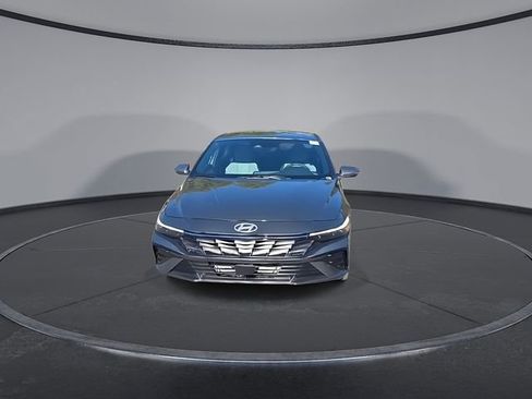 New 2026 Hyundai Elantra Limited FWD image 3