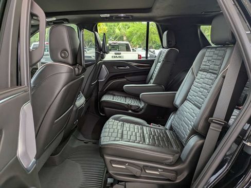 Certified 2023 Cadillac Escalade Sport Platinum w/ LPO, ONYX Package AWD/4WD image 15