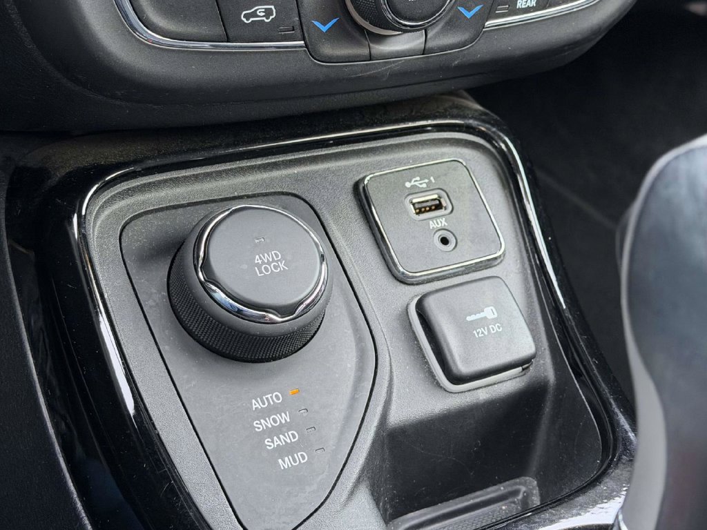 Used 2019 Jeep Compass Limited AWD/4WD image 27