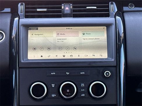 Used 2019 Land Rover Discovery SE image 12