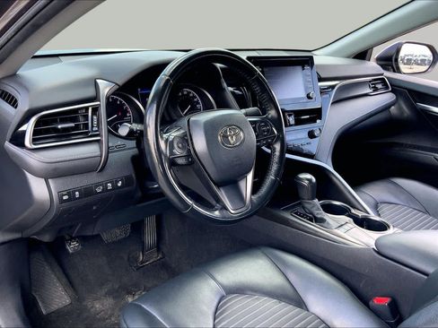 Used 2024 Toyota Camry SE w/ Cold Weather Package FWD image 17