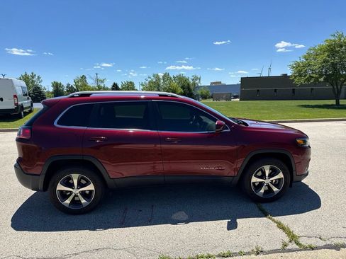 Used 2019 Jeep Cherokee Limited AWD/4WD image 2