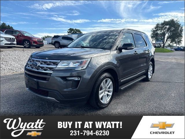 Used 2018 Ford Explorer XLT w/ Equipment Group 202A AWD/4WD image 1