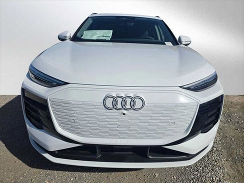New 2025 Audi Q6 e-tron Premium Plus image 8