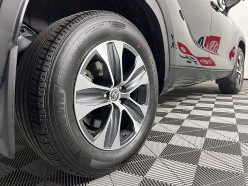 Used 2025 Toyota Highlander XLE image 20