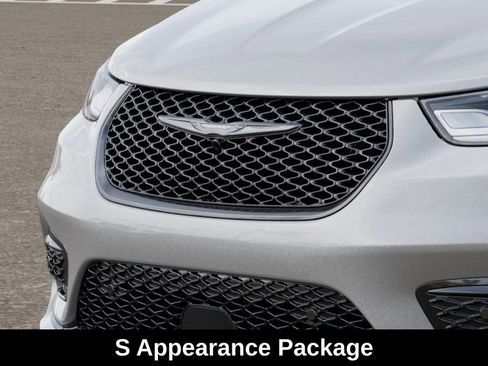 New 2026 Chrysler Pacifica Select image 4