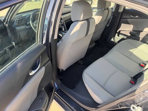 Used 2018 Honda Civic EX image 9