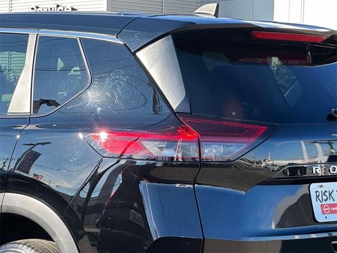 Certified 2023 Nissan Rogue S image 9