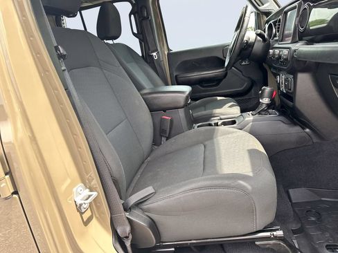 Used 2020 Jeep Gladiator Sport AWD/4WD image 25