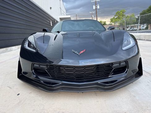 Used 2015 Chevrolet Corvette Z06 w/ 3LZ Preferred Equipment Group RWD image 10
