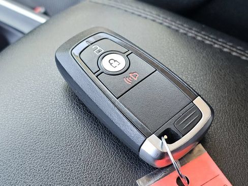 Used 2023 Ford Edge SE AWD/4WD image 32