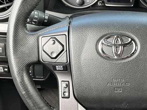 Used 2022 Toyota Tacoma TRD Sport AWD/4WD image 12