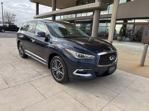 Used 2017 INFINITI QX60 AWD w/ Premium Plus Package image 2