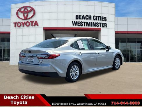Used 2025 Toyota Camry LE w/ Convenience Package FWD image 12