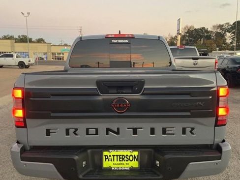 Used 2025 Nissan Frontier PRO-4X w/ Black Accent Package image 4