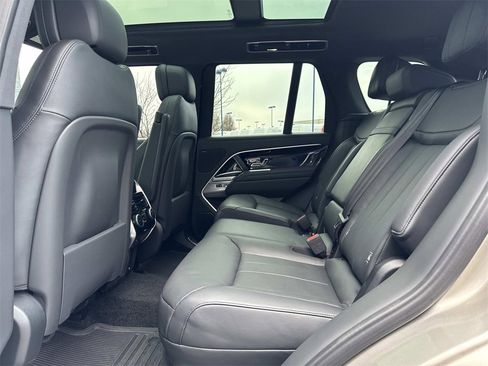 Certified 2024 Land Rover Range Rover SE image 15