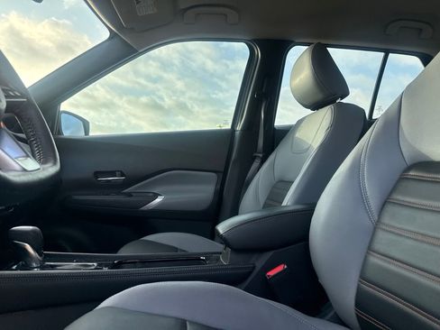 Used 2024 Nissan Kicks SR w/ SR Premium Package FWD image 34
