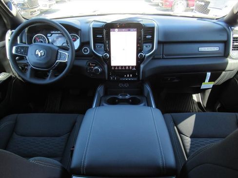 New 2026 RAM 1500 4x4 Crew Cab image 14