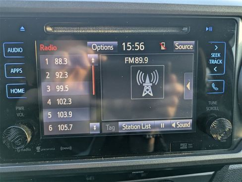 Used 2017 Toyota Tacoma TRD Sport image 23