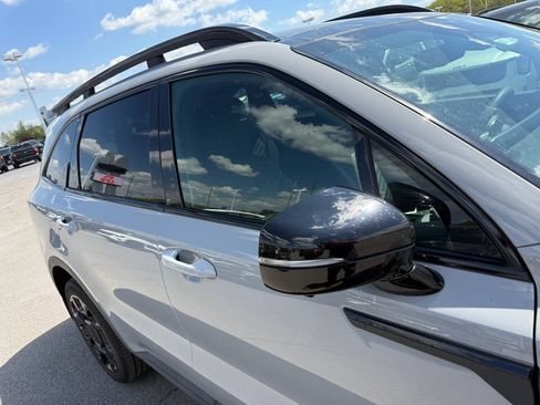 Used 2025 Kia Sorento SX Prestige image 13
