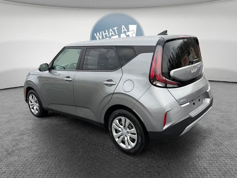 Used 2023 Kia Soul LX image 6