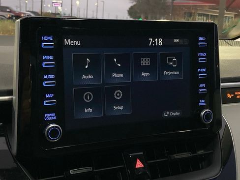 Used 2020 Toyota Corolla LE image 17