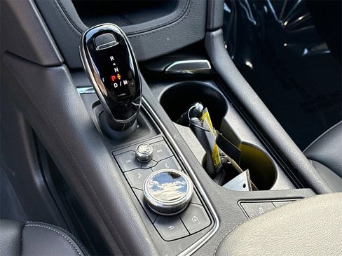 New 2025 Cadillac XT6 Luxury image 23