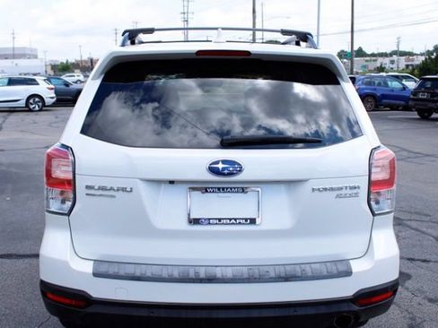 Used 2017 Subaru Forester 2.5i Touring AWD/4WD image 4