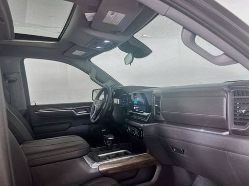 Used 2023 Chevrolet Silverado 1500 LT Trail Boss w/ LT Trail Boss Premium Package AWD/4WD image 9