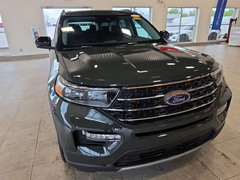 Used 2023 Ford Explorer XLT w/ Equipment Group 202A AWD/4WD image 5