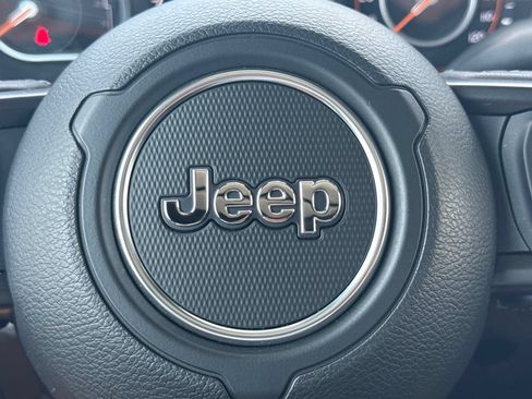 Used 2026 Jeep Gladiator Mojave AWD/4WD image 29