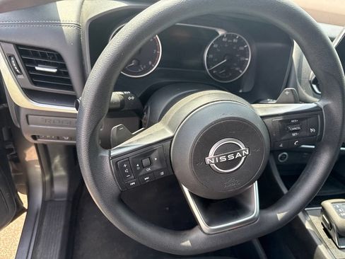 Used 2023 Nissan Rogue S AWD/4WD image 7