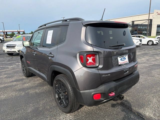 Used 2018 Jeep Renegade Trailhawk w/ Popular Equipment Group AWD/4WD image 3